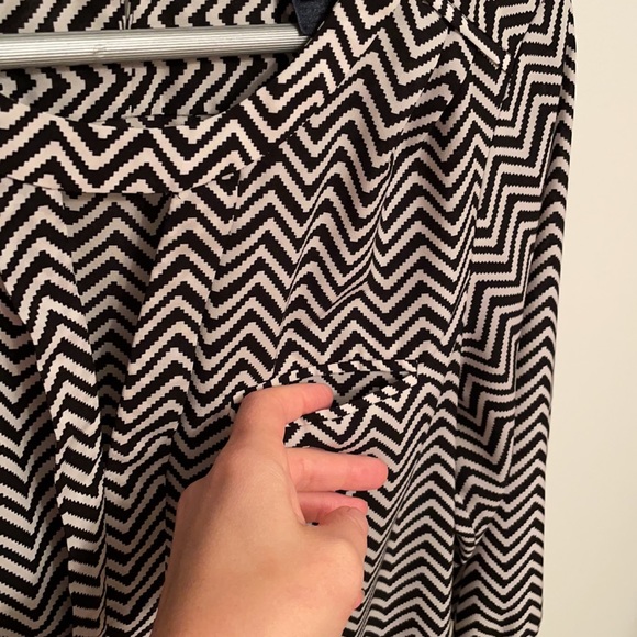 French Connection Blouse EUC - Picture 13 of 14